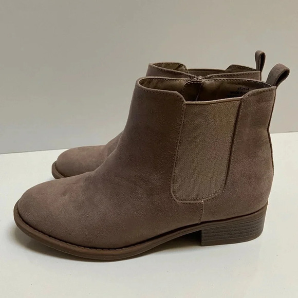 Ecco ankle  suede tan 1” heel boots sz 7WW - Picture 4 of 10